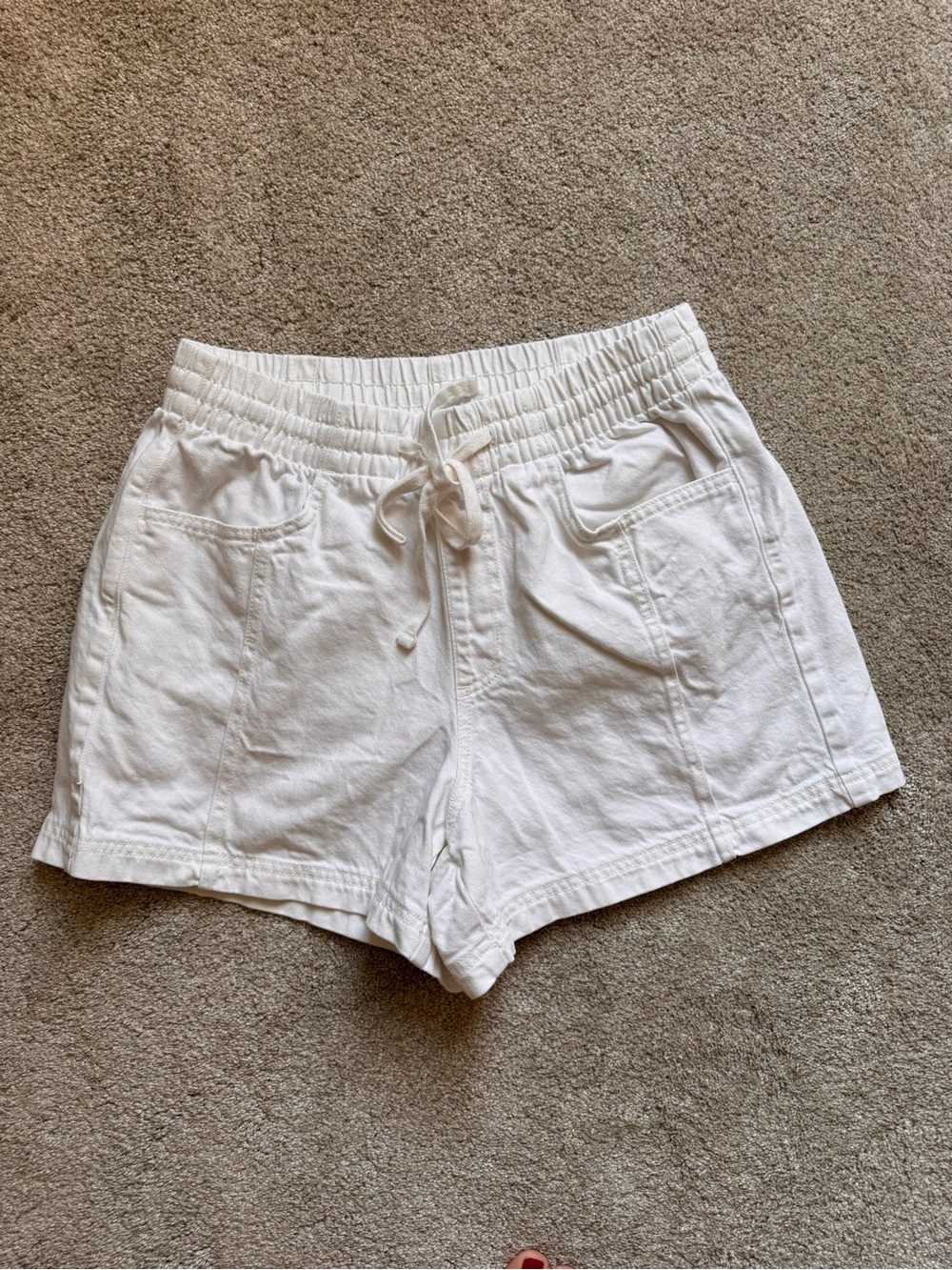 Universal Thread white denim shorts M